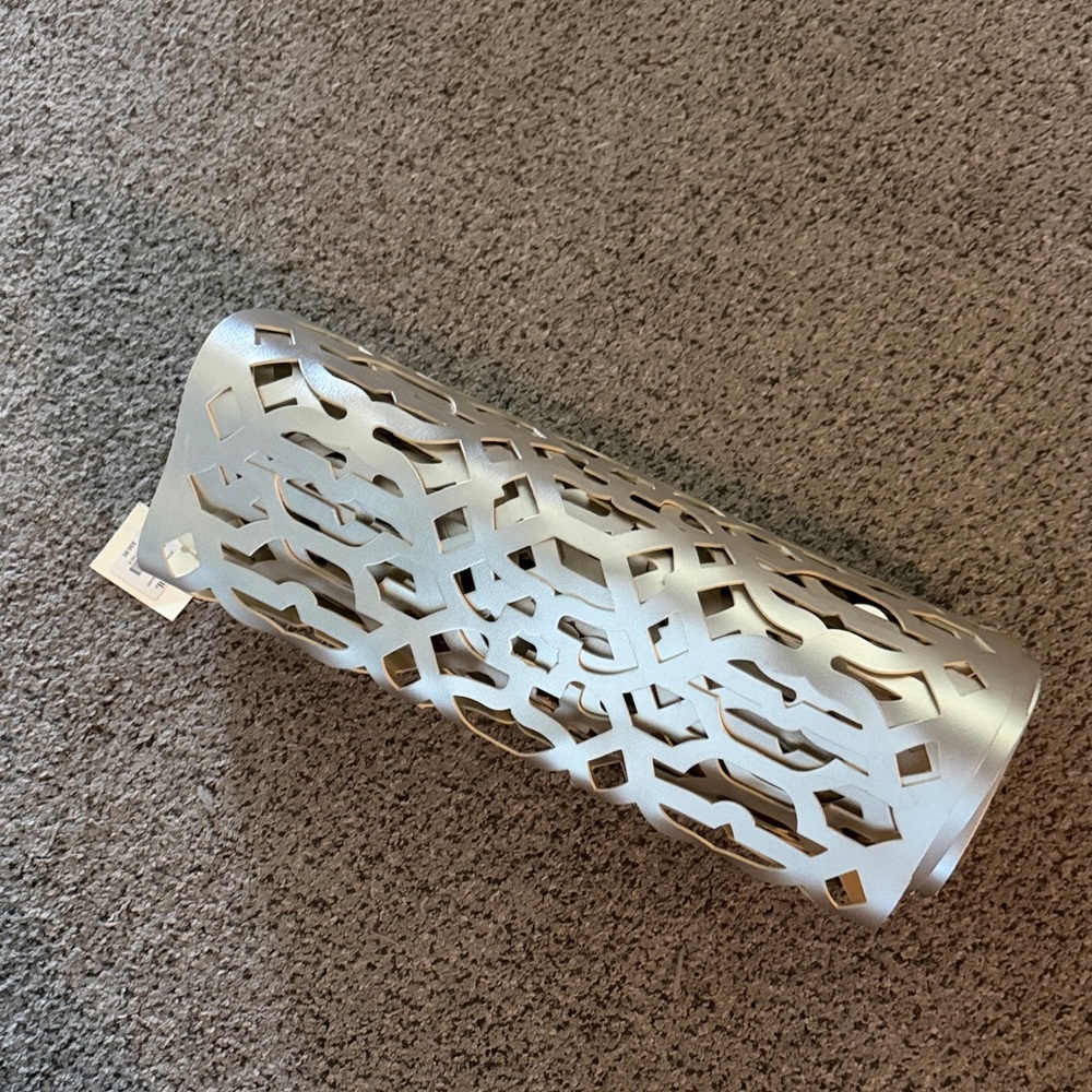 Z Gallerie Silver Geometric table runner, brand new! - Picture 4 of 4